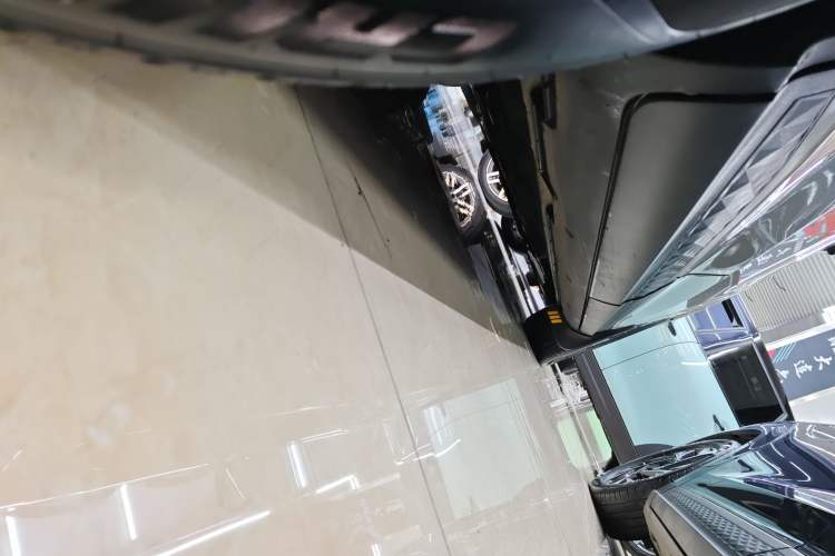 Used Hyundai Custo 2021 270TGDi Prestige LUX Right Side Sill