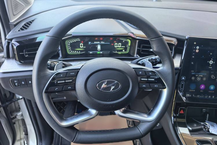 Used Hyundai Custo 2021 380TGDi Smart Luxury Premium LUX Steering Wheel