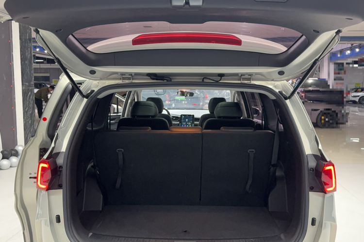 Used Hyundai Custo 2021 380TGDi Deluxe Edition DLX Trunk