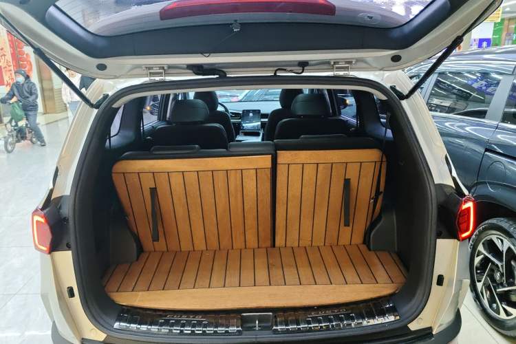 Used Hyundai Custo 2021 270TGDi Prestige LUX Trunk