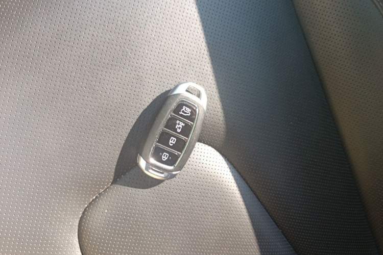 Used Hyundai Custo 2021 270TGDi Prestige LUX Vehicle Key
