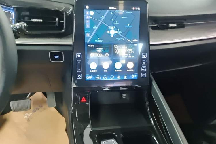 Used Hyundai Custo 2021 270TGDi Prestige LUX Audio And AC Panel