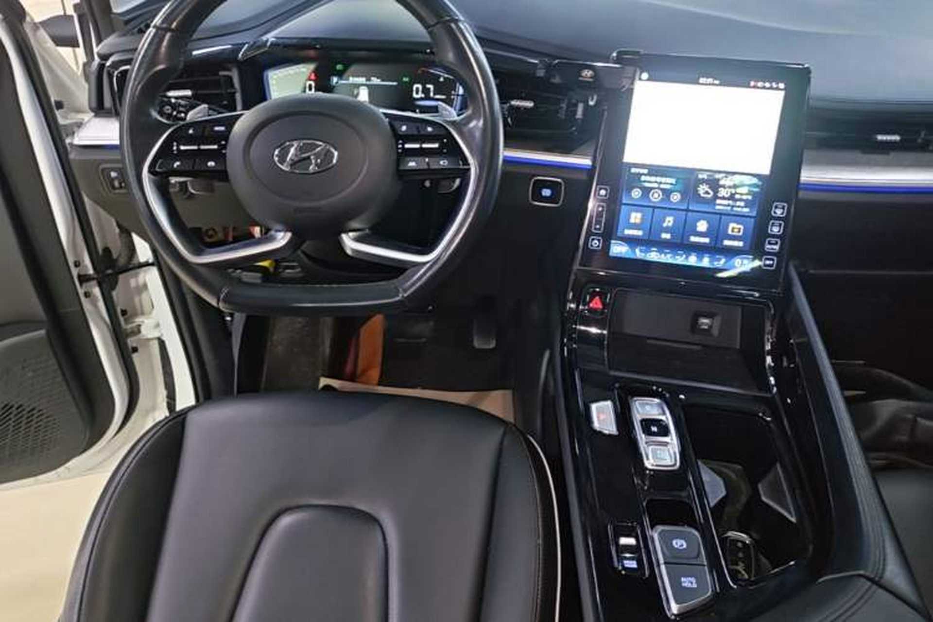 Used Hyundai Custo 2021 380TGDi Smart Luxury Premium LUX Audio And AC Panel