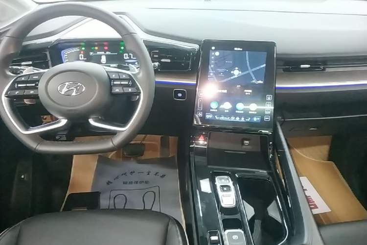 Used Hyundai Custo 2021 380TGDi Smart Love Flagship Edition TOP Premium Audio And AC Panel