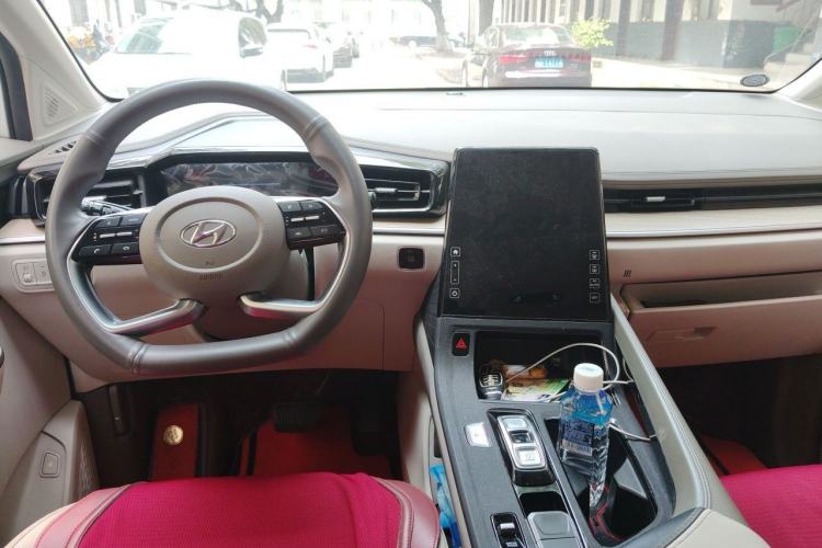 Used Hyundai Custo 2021 270TGDi Prestige LUX Center Console