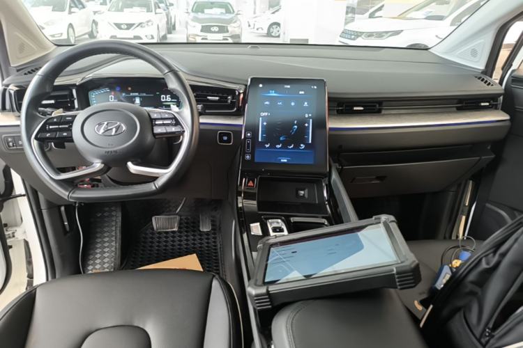 Used Hyundai Custo 2021 380TGDi Smart Love Flagship Edition TOP Premium Center Console