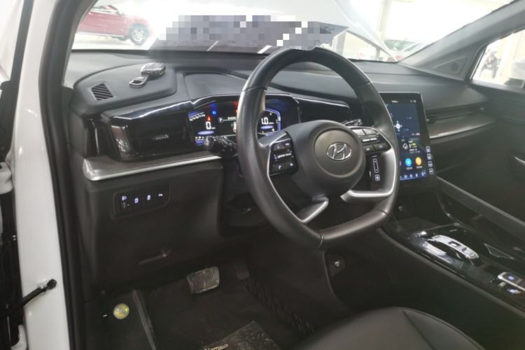 Used Hyundai Custo 2021 270TGDi Prestige LUX Center Console