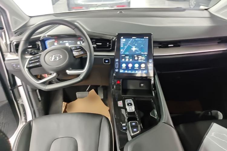 Used Hyundai Custo 2021 270TGDi Prestige LUX Center Console