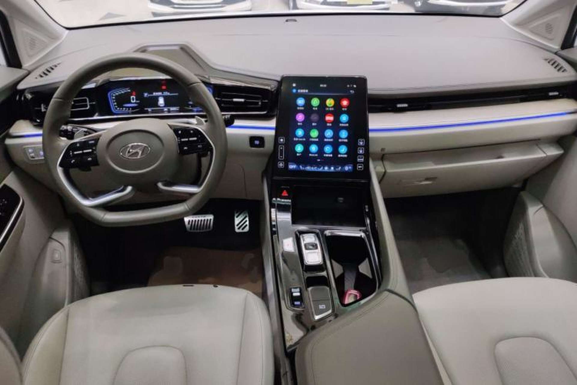 Used Hyundai Custo 2021 380TGDi Smart Luxury Premium LUX Center Console