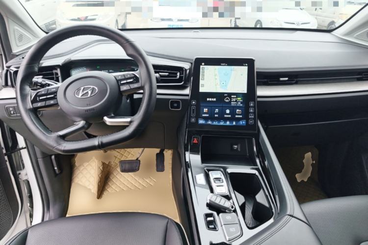 Used Hyundai Custo 2021 270TGDi Prestige LUX Center Console