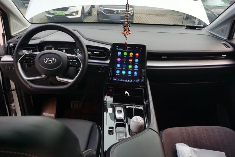 Used Hyundai Custo 2021 380TGDi Smart Love Flagship Edition TOP Premium Center Console