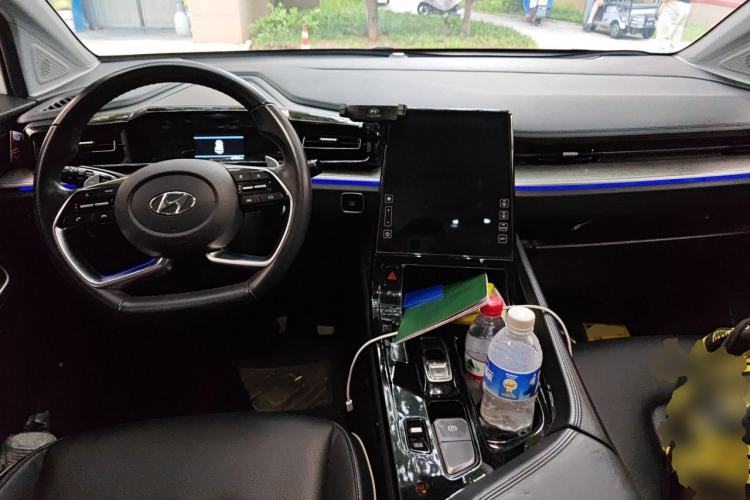 Used Hyundai Custo 2021 380TGDi Smart Luxury Premium LUX Center Console