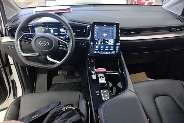 Used Hyundai Custo 2021 270TGDi Prestige LUX Center Console