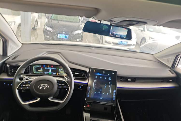 Used Hyundai Custo 2021 380TGDi Smart Luxury Premium LUX Center Console