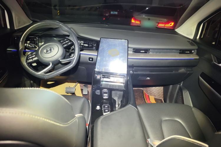 Used Hyundai Custo 2021 380TGDi Smart Love Flagship Edition TOP Premium Center Console