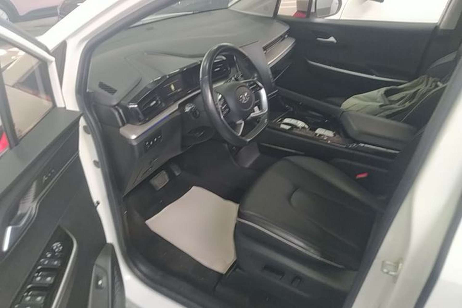 Used Hyundai Custo 2021 380TGDi Deluxe Edition DLX Driver Seat