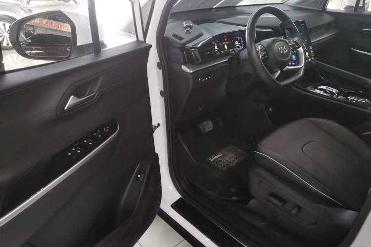Used Hyundai Custo 2021 270TGDi Prestige LUX Driver Seat
