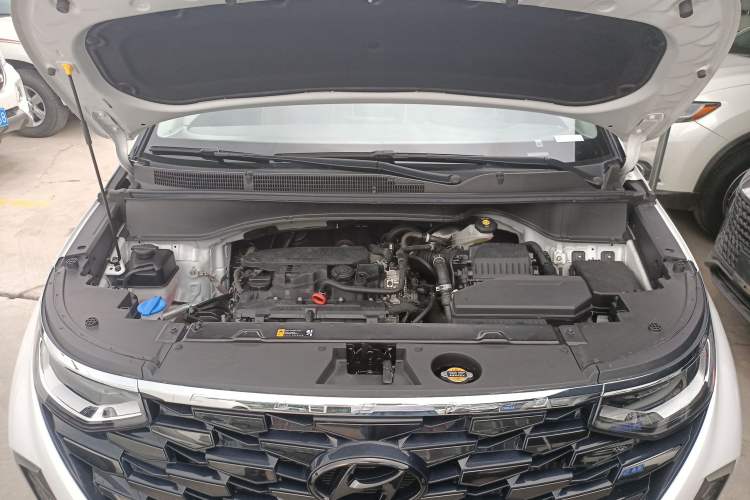 Used Hyundai Custo 2021 270TGDi Prestige LUX Engine Bay