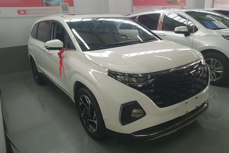 Used Hyundai Custo 2021 380TGDi Deluxe Edition DLX Front Right 45 Deg