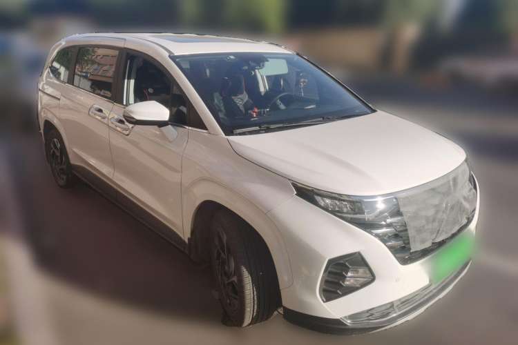 Used Hyundai Custo 2021 270TGDi Prestige LUX Front Right 45 Deg