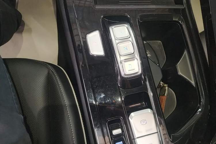 Used Hyundai Custo 2021 380TGDi Deluxe Edition DLX Gear Lever