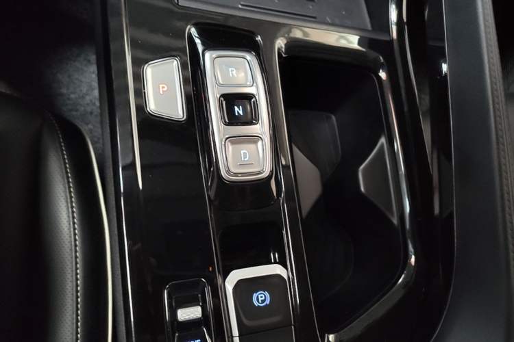 Used Hyundai Custo 2021 380TGDi Smart Love Flagship Edition TOP Premium Gear Lever