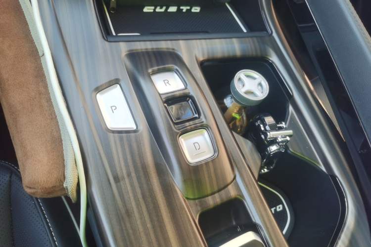 Used Hyundai Custo 2021 270TGDi Prestige LUX Gear Lever
