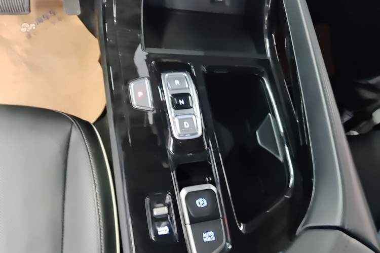 Used Hyundai Custo 2021 270TGDi Prestige LUX Gear Lever