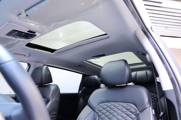 Used Hyundai Custo 2021 380TGDi Smart Love Flagship Edition TOP Premium Headliner