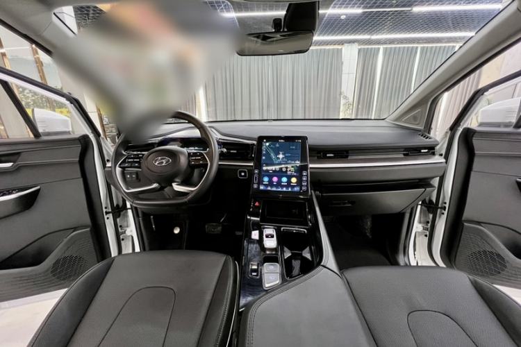 Used Hyundai Custo 2021 270TGDi Prestige LUX Interior 1