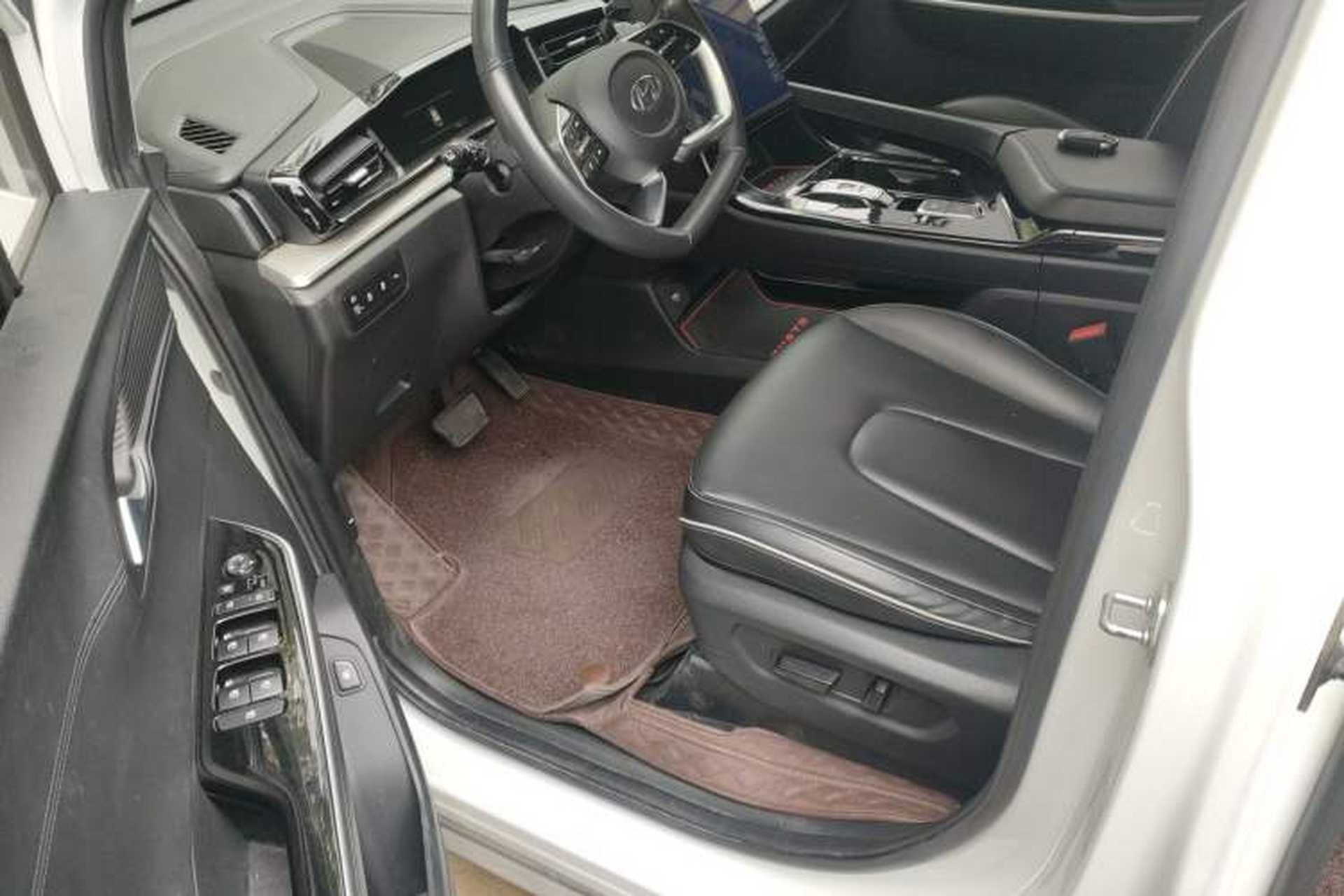 Used Hyundai Custo 2021 380TGDi Deluxe Edition DLX Interior 3