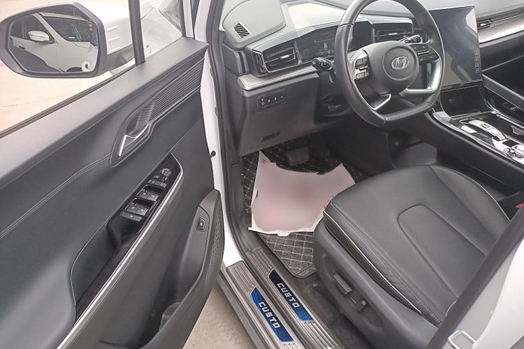 Used Hyundai Custo 2021 270TGDi Prestige LUX Interior 3