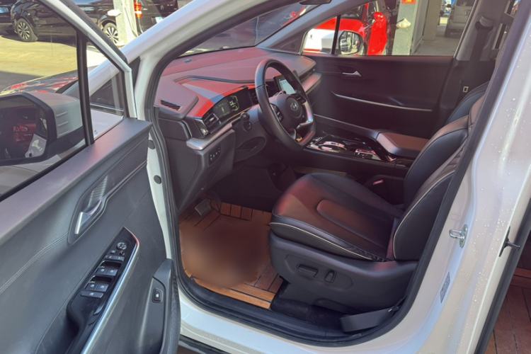 Used Hyundai Custo 2021 270TGDi Prestige LUX Interior 5