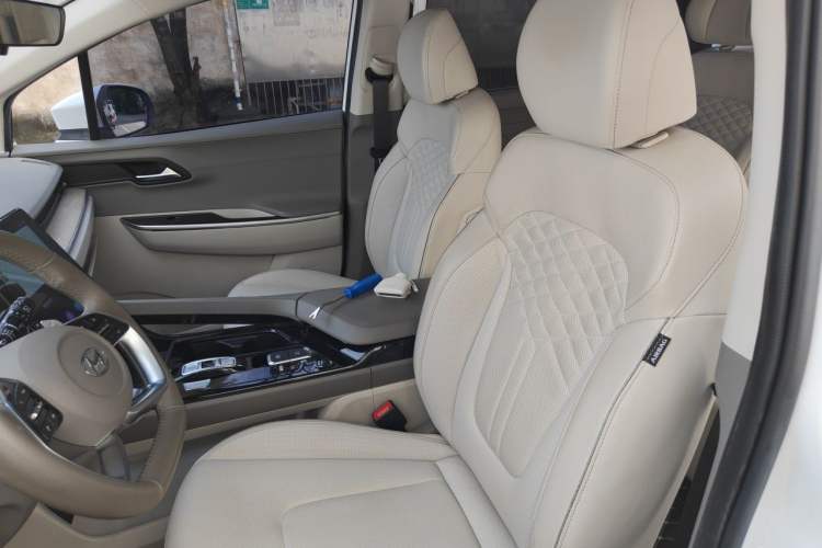 Used Hyundai Custo 2021 380TGDi Smart Luxury Premium LUX Left Front Seat