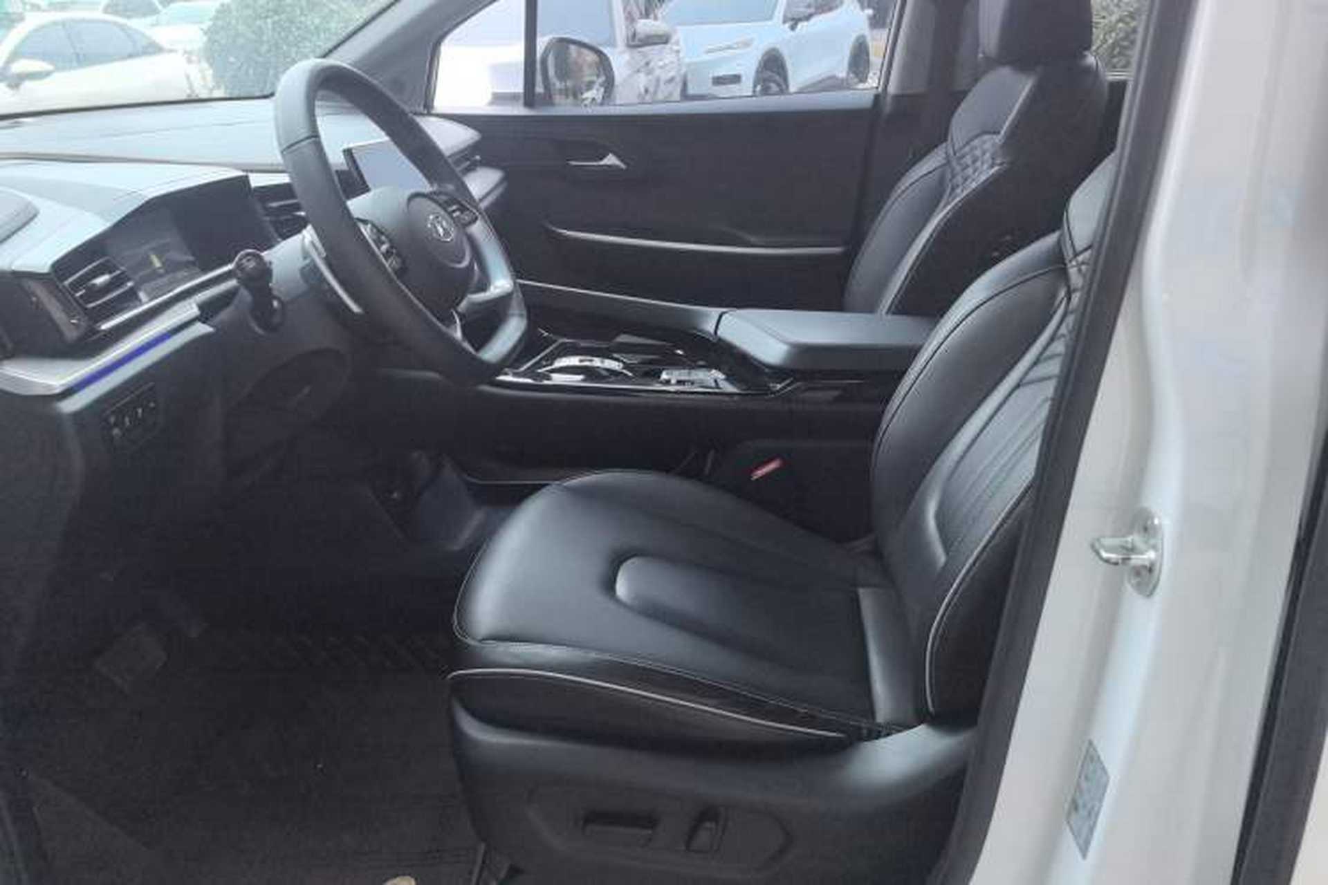 Used Hyundai Custo 2021 380TGDi Smart Love Flagship Edition TOP Premium Left Front Seat