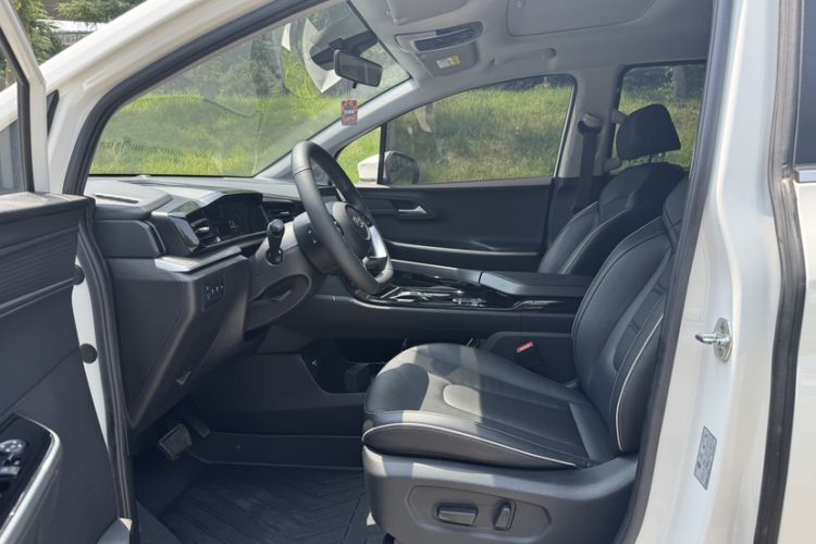 Used Hyundai Custo 2021 270TGDi Prestige LUX Left Front Seat