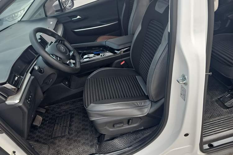 Used Hyundai Custo 2021 270TGDi Prestige LUX Left Front Seat