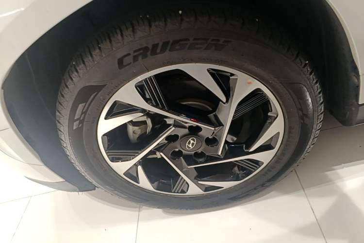 Used Hyundai Custo 2021 380TGDi Smart Luxury Premium LUX Left Front Wheel Hub