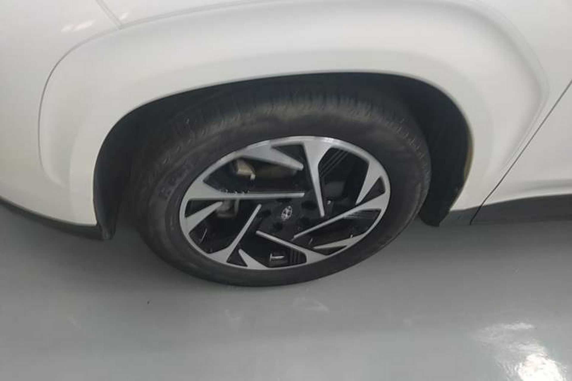 Used Hyundai Custo 2021 380TGDi Deluxe Edition DLX Left Front Wheel Hub