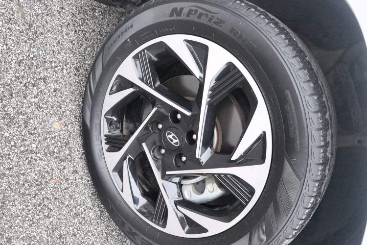 Used Hyundai Custo 2021 380TGDi Smart Love Flagship Edition TOP Premium Left Front Wheel Hub
