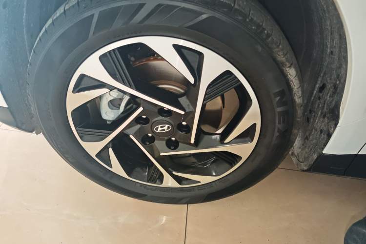 Used Hyundai Custo 2021 380TGDi Smart Luxury Premium LUX Left Front Wheel Hub