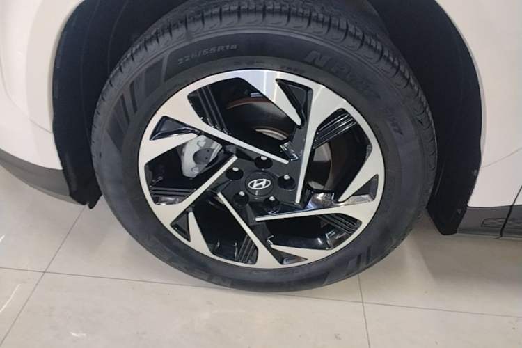 Used Hyundai Custo 2021 270TGDi Prestige LUX Left Front Wheel Hub