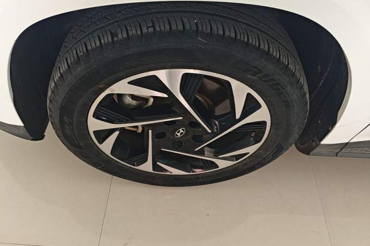 Used Hyundai Custo 2021 380TGDi Smart Luxury Premium LUX Left Front Wheel Hub