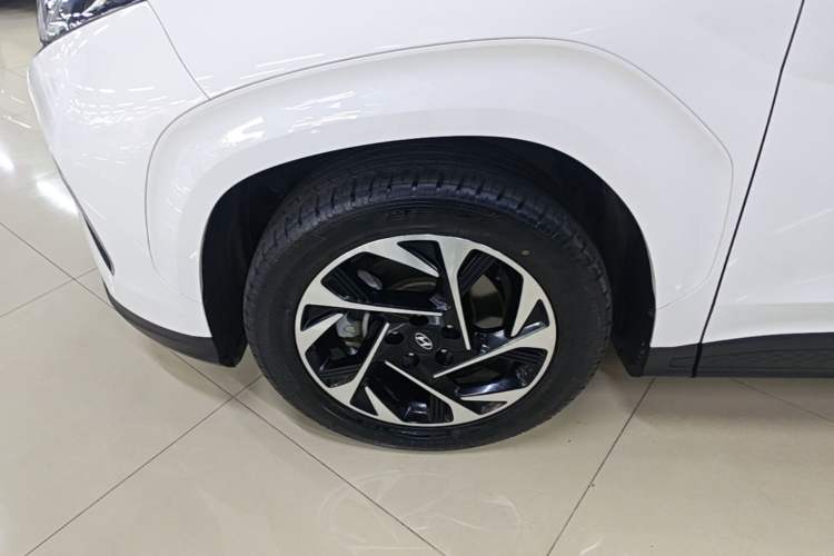 Used Hyundai Custo 2021 380TGDi Smart Luxury Premium LUX Left Front Wheel Hub