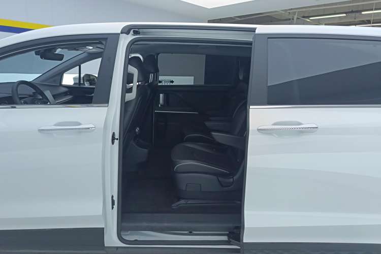 Used Hyundai Custo 2021 270TGDi Prestige LUX Left Rear Seat