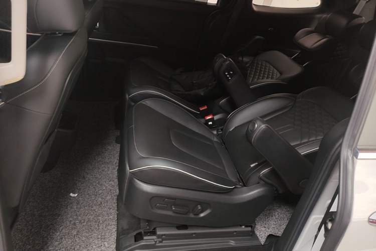 Used Hyundai Custo 2021 380TGDi Smart Love Flagship Edition TOP Premium Left Rear Seat