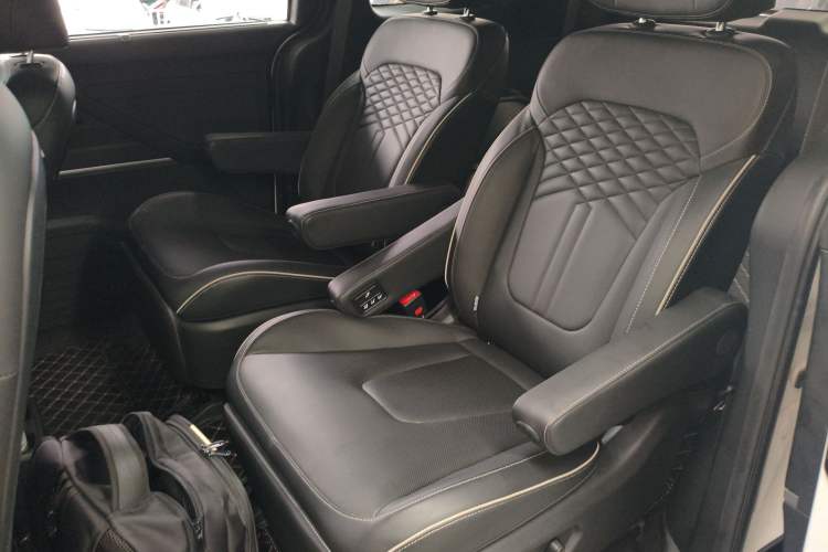 Used Hyundai Custo 2021 380TGDi Smart Love Flagship Edition TOP Premium Left Rear Seat