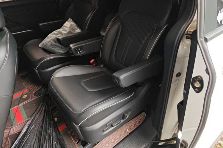 Used Hyundai Custo 2021 380TGDi Smart Luxury Premium LUX Left Rear Seat