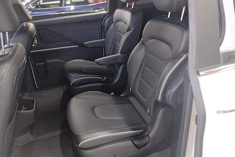 Used Hyundai Custo 2021 270TGDi Prestige LUX Left Rear Seat