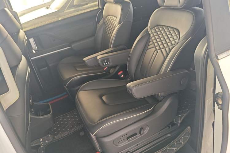 Used Hyundai Custo 2021 380TGDi Smart Luxury Premium LUX Left Rear Seat